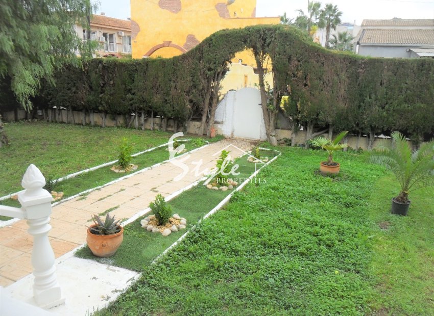 Resale - Villa - Cabo Roig