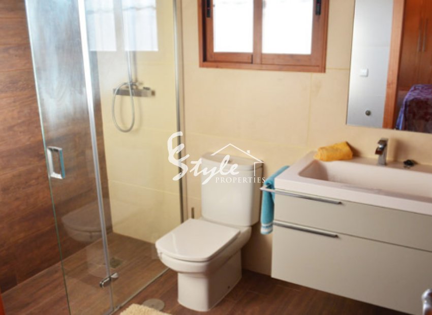 Resale - Villa - Cabo Roig