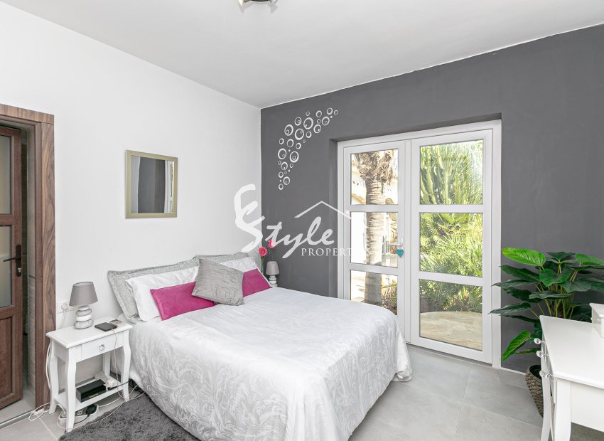 Resale - Villa - Campoamor - Lomas de Don Juan