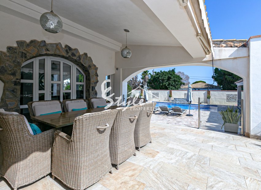 Resale - Villa - Campoamor - Lomas de Don Juan