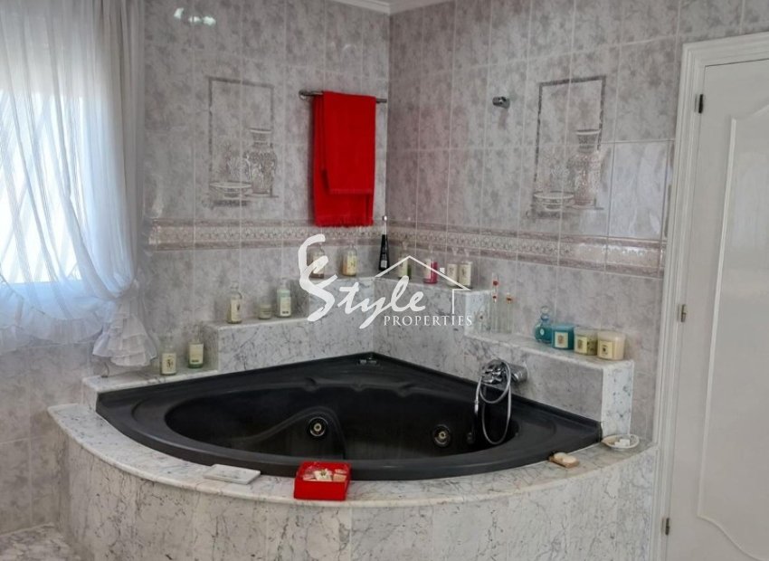 Resale - Villa - Campoamor