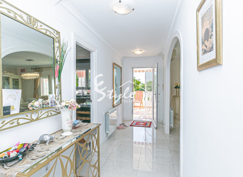 Resale - Villa - Campoamor