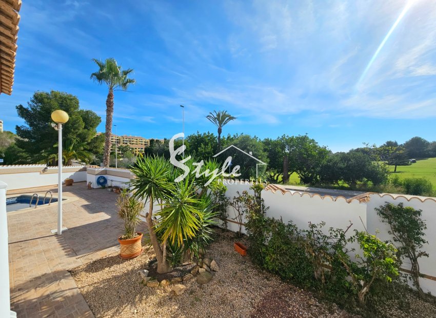 Resale - Villa - Campoamor