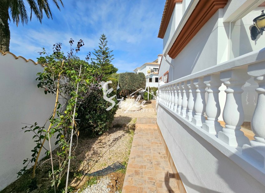 Resale - Villa - Campoamor