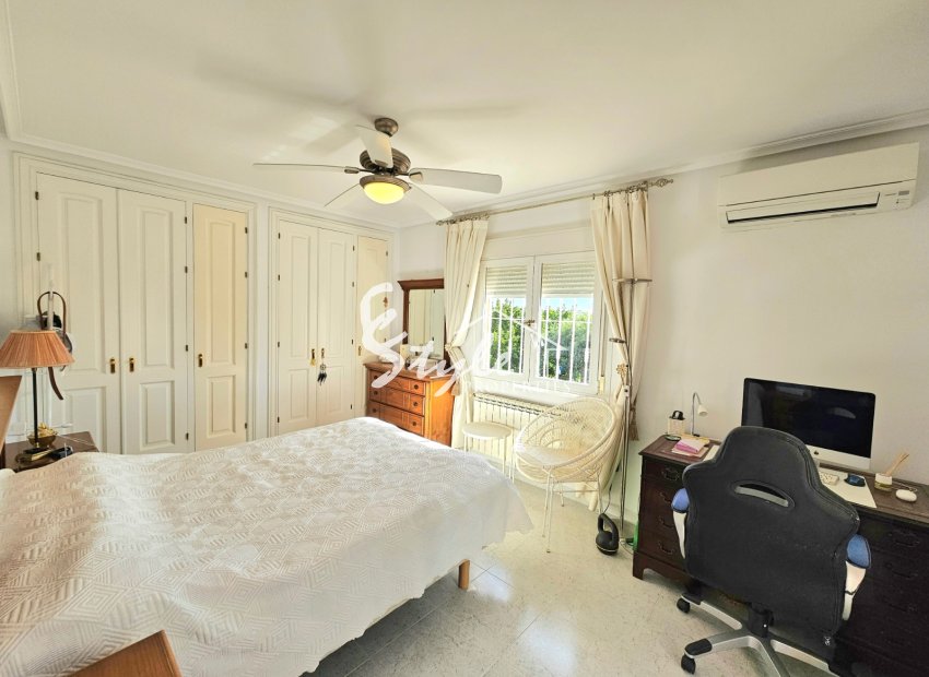 Resale - Villa - Campoamor