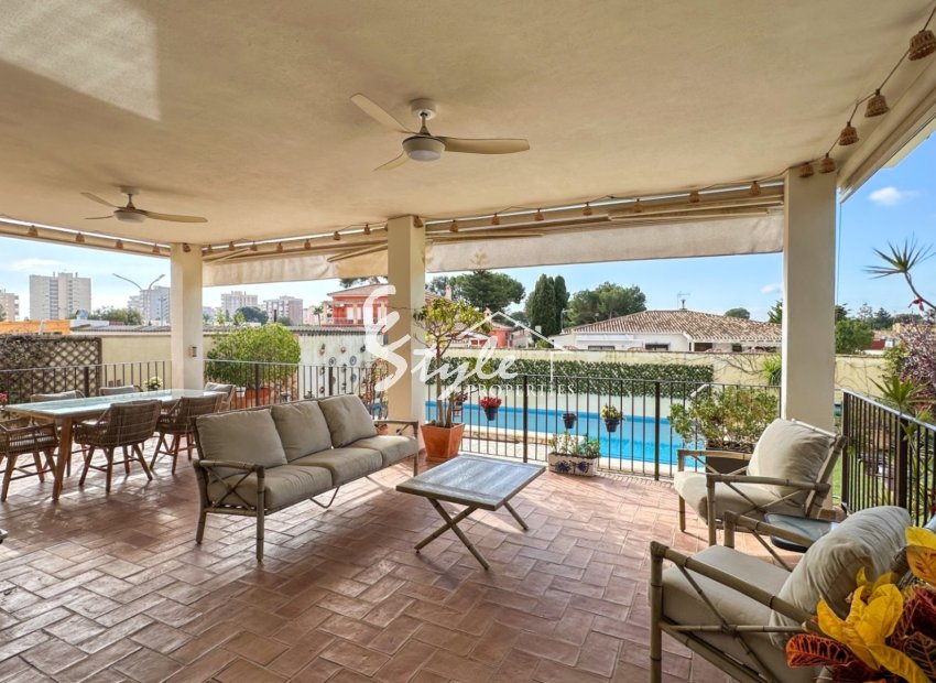 Resale - Villa - Campoamor