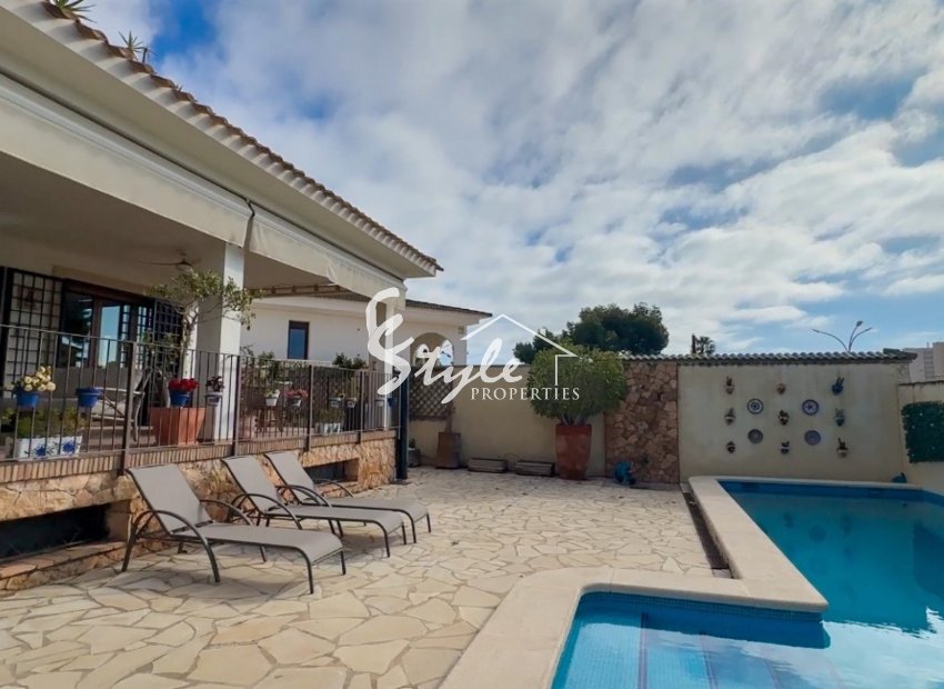 Resale - Villa - Campoamor