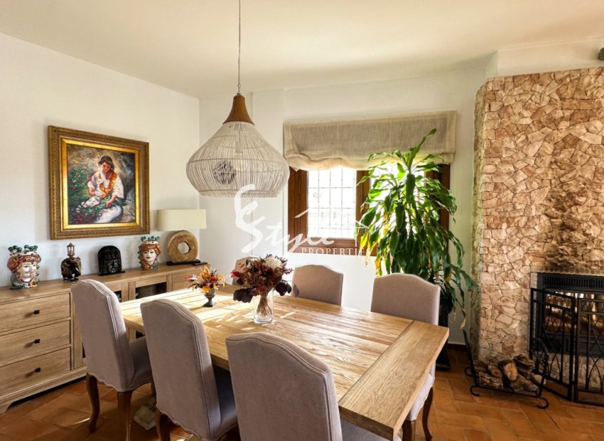 Resale - Villa - Campoamor