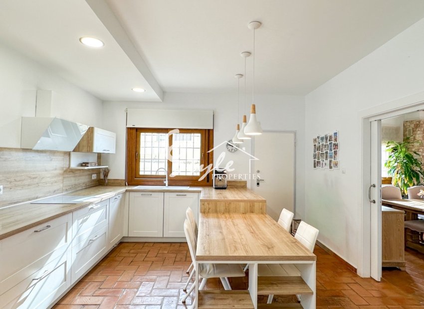 Resale - Villa - Campoamor