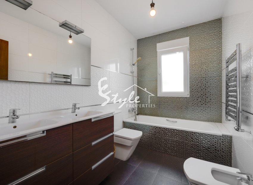 Resale - Villa - Ciudad Quesada - avenida de las Naciones