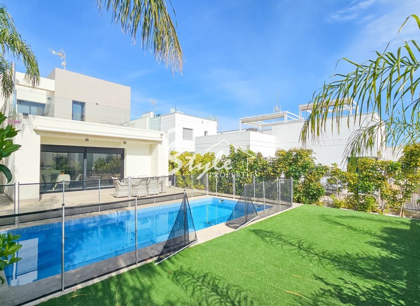 Resale - Villa - Ciudad Quesada