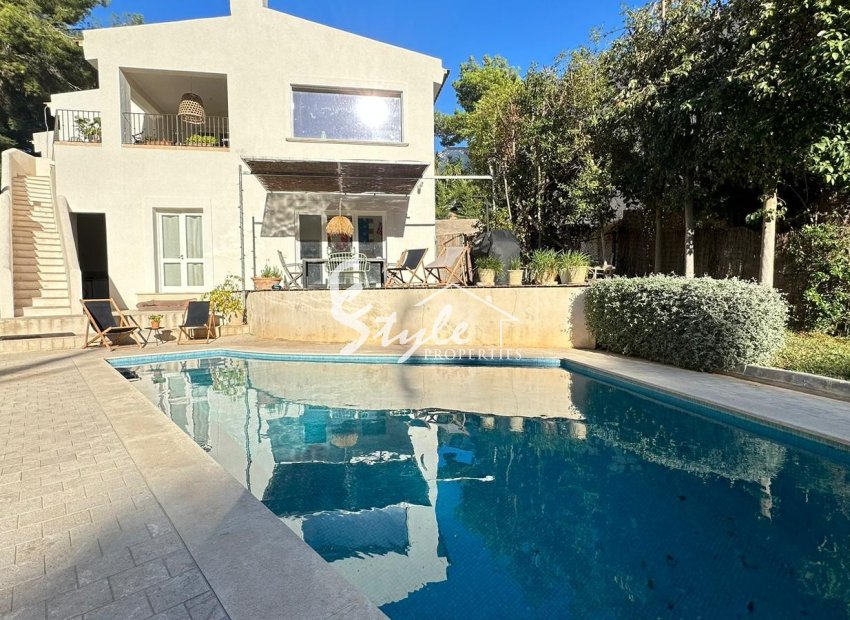 Resale - Villa - Costa de la Calma - Calvià