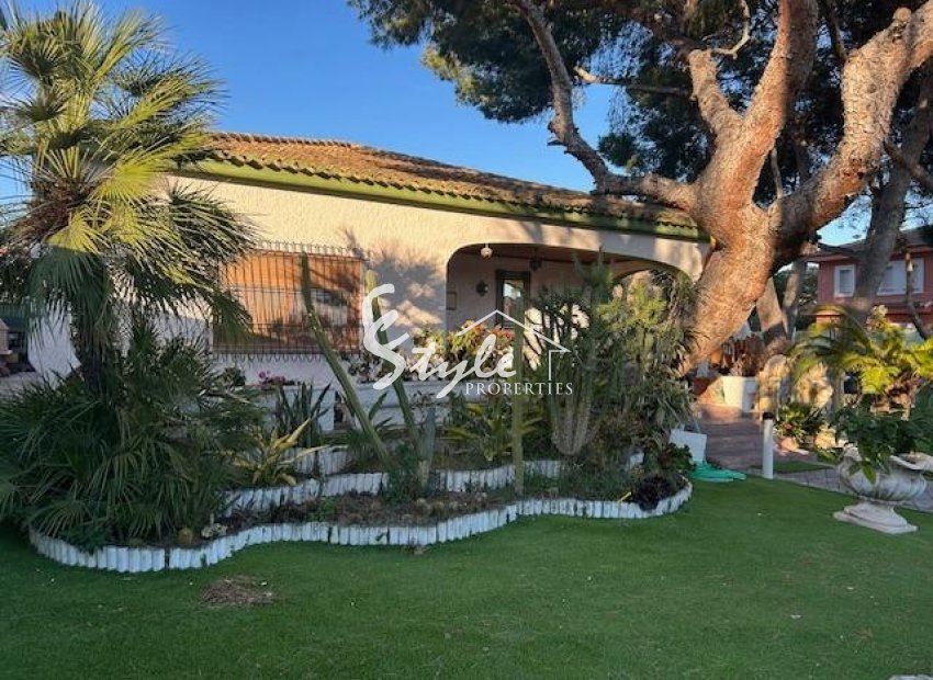 Resale - Villa - Dahesa de Campoamor - Campoamor