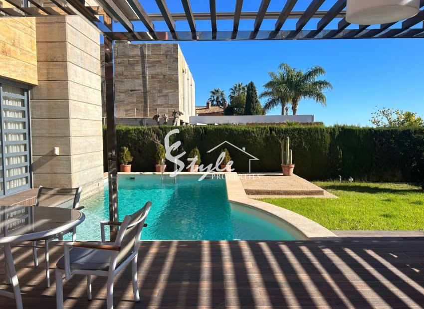 Resale - Villa - Dahesa de Campoamor - Campoamor