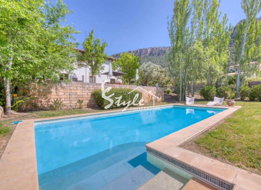 Resale - Villa - Esporlas - Mallorca