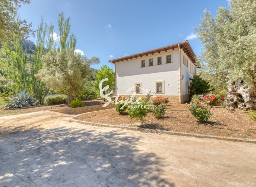 Resale - Villa - Esporlas - Mallorca