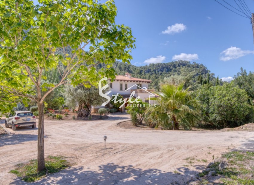 Resale - Villa - Esporlas - Mallorca