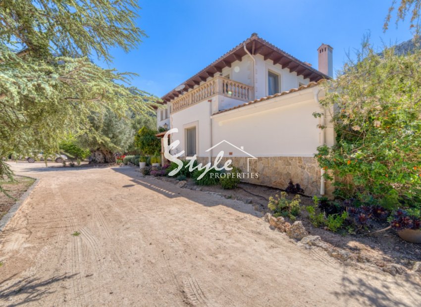 Resale - Villa - Esporlas - Mallorca