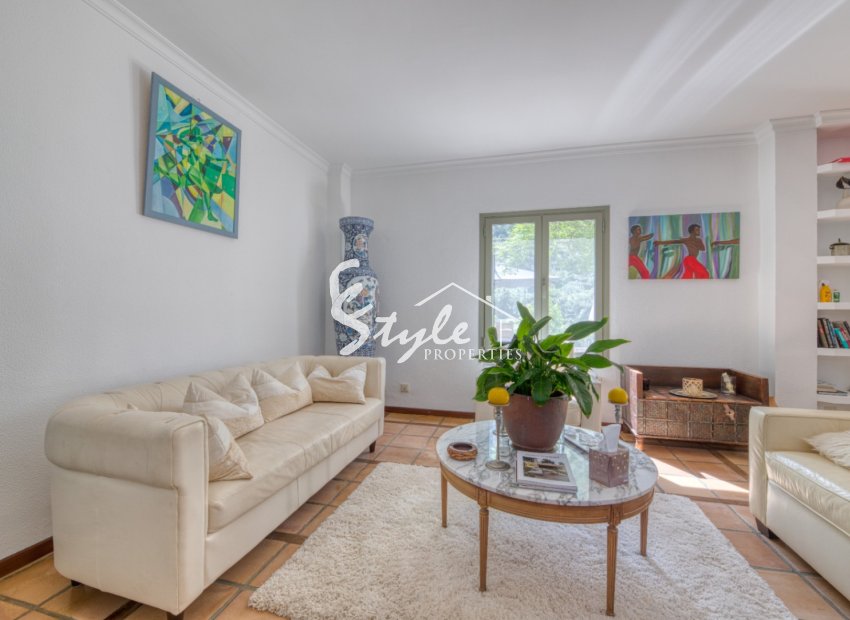 Resale - Villa - Esporlas - Mallorca