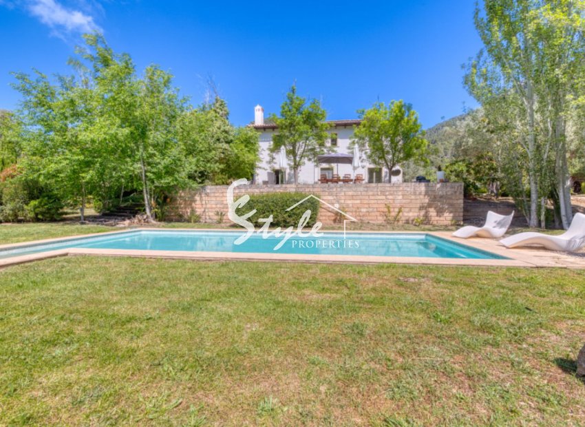 Resale - Villa - Esporlas - Mallorca
