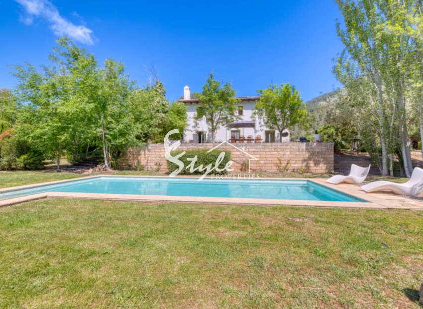 Resale - Villa - Esporlas - Mallorca
