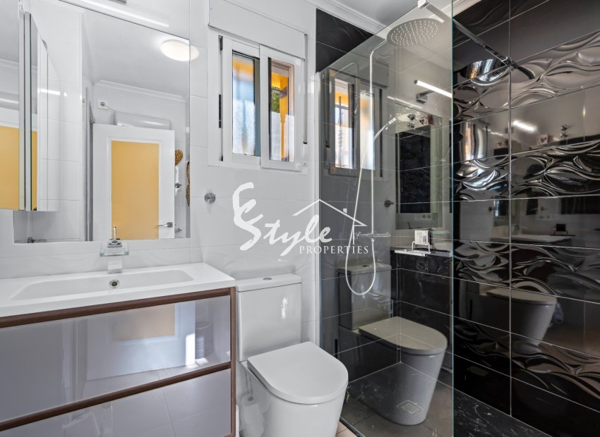 Resale - Villa - Guardamar - El Raso