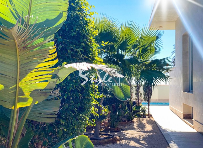 Resale - Villa - La Zenia