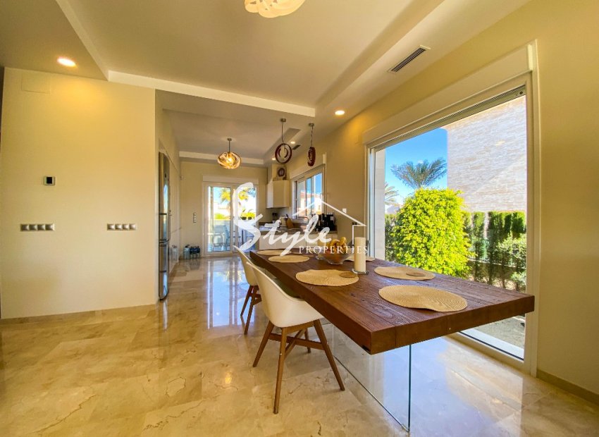 Resale - Villa - La Zenia