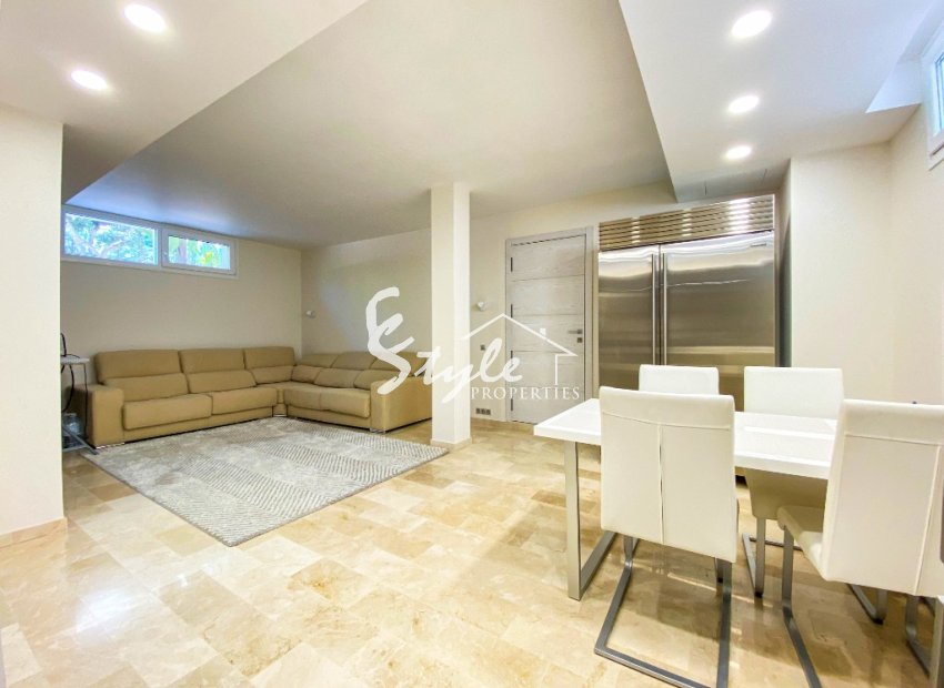 Resale - Villa - La Zenia