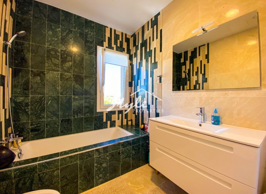 Resale - Villa - La Zenia