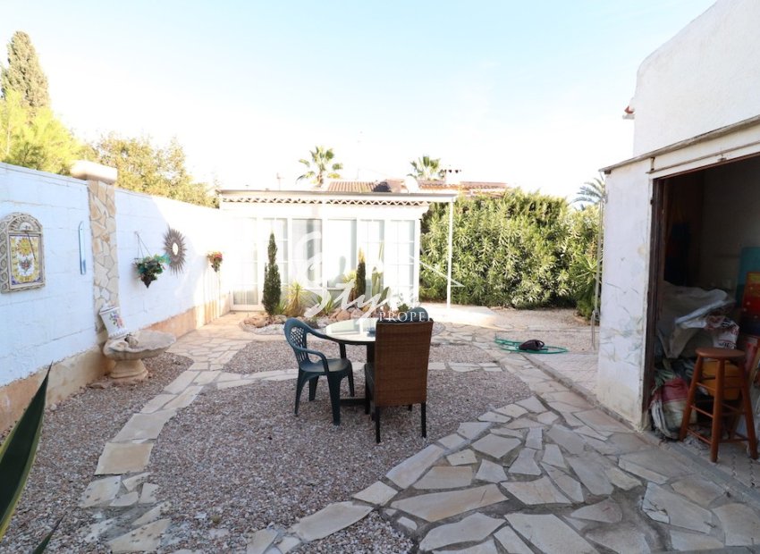 Resale - Villa - La Zenia