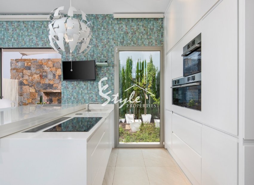 Resale - Villa - Las Colinas Golf