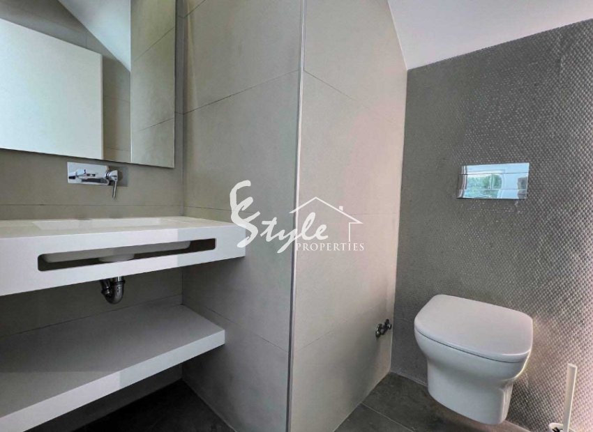 Resale - Villa - Las Colinas Golf