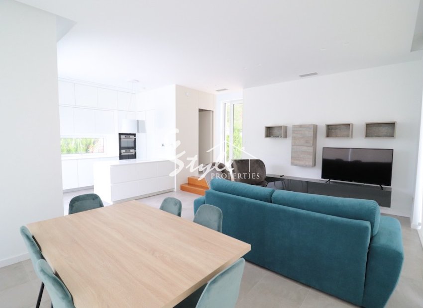 Resale - Villa - Las Colinas Golf