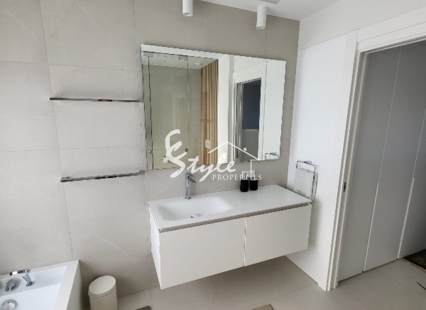 Resale - Villa - Las Colinas Golf