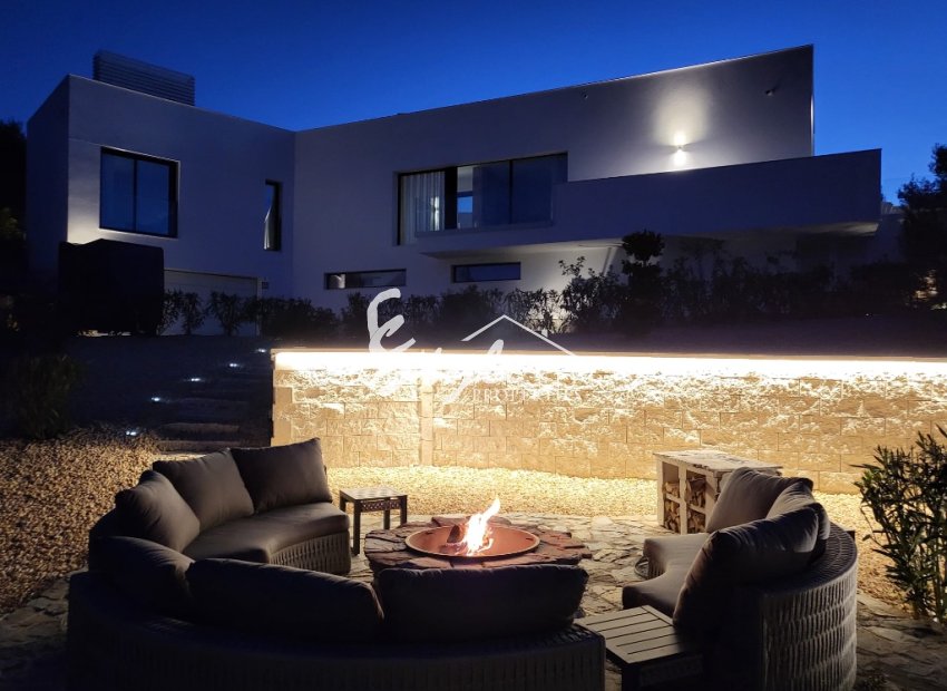 Resale - Villa - Las Colinas Golf