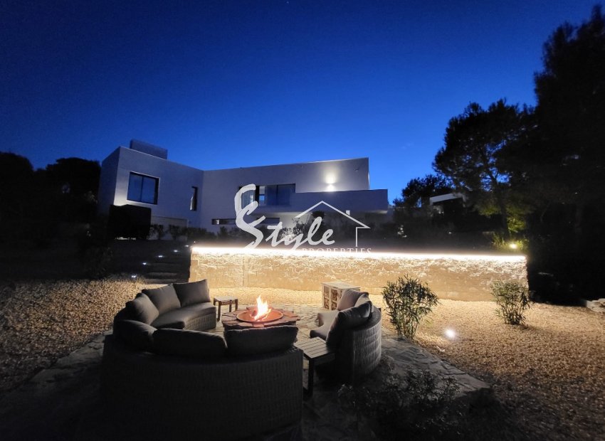 Resale - Villa - Las Colinas Golf