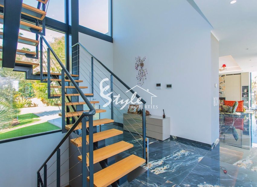 Resale - Villa - Las Colinas Golf