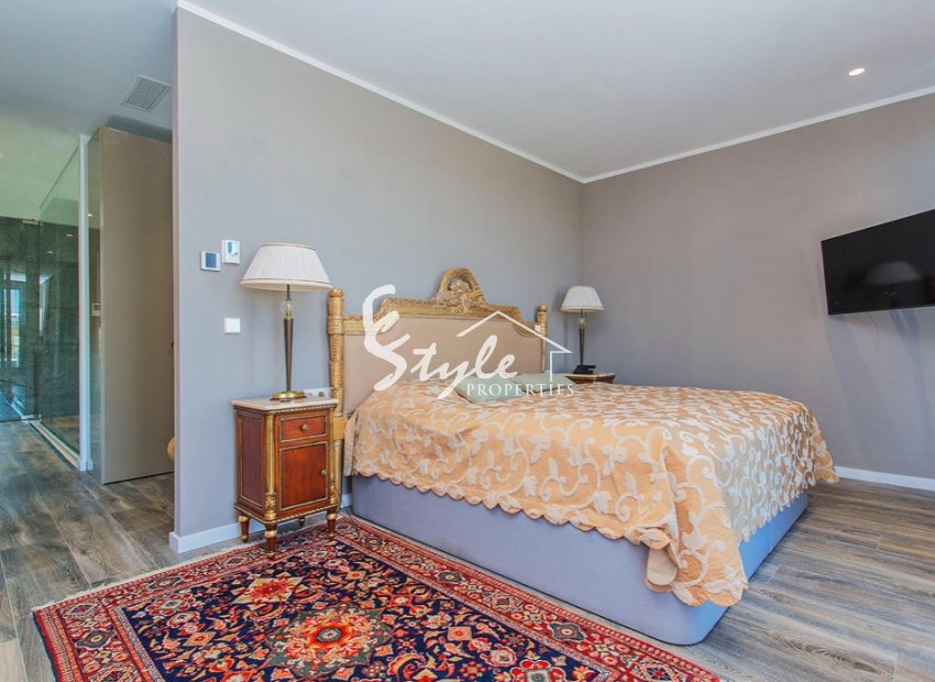 Resale - Villa - Las Colinas Golf