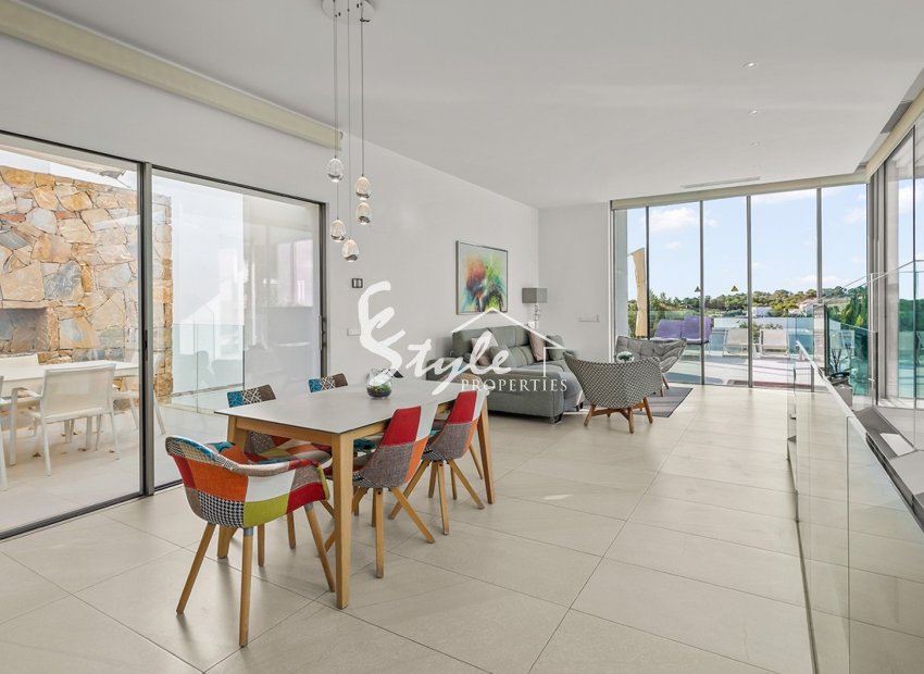 Resale - Villa - Las Colinas Golf