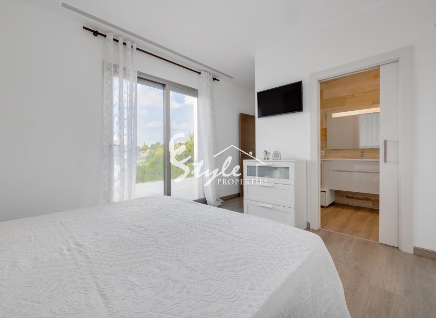 Resale - Villa - Las Colinas Golf