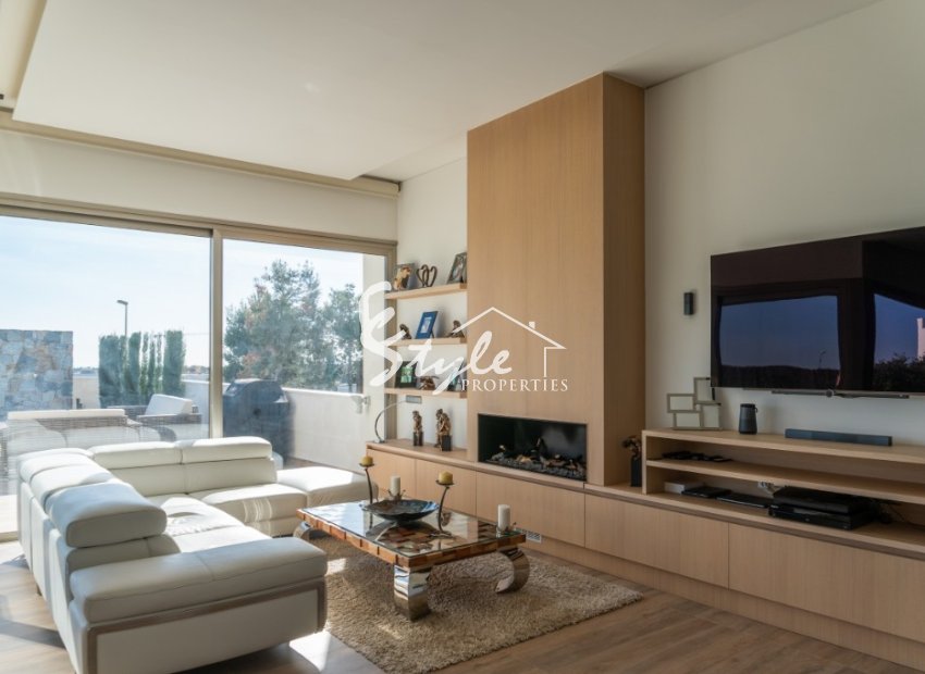 Resale - Villa - Las Colinas Golf