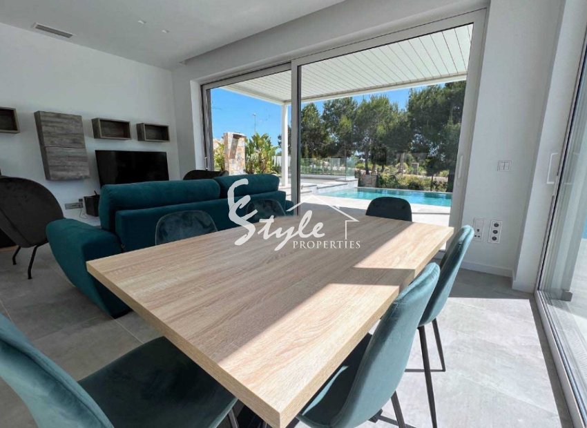 Resale - Villa - Las Colinas - Las Colinas Golf