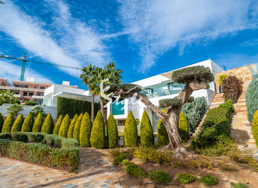 Resale - Villa - Las Colinas - Las Colinas Golf