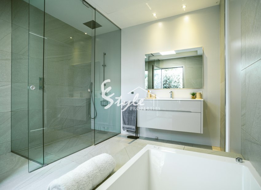 Resale - Villa - Las Colinas - Las Colinas Golf