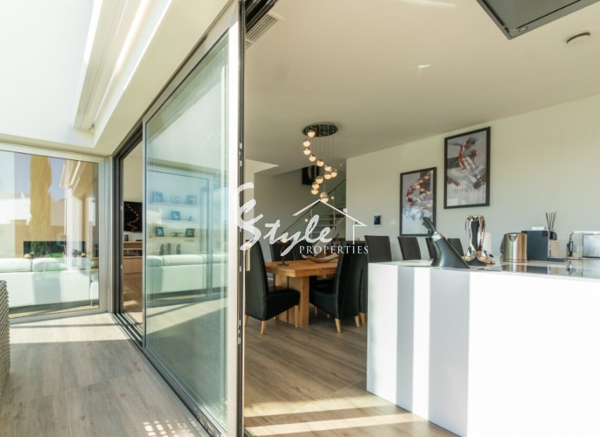 Resale - Villa - Las Colinas - Las Colinas Golf