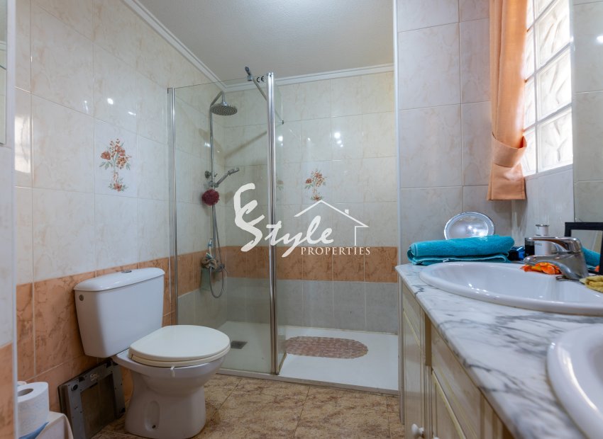 Resale - Villa - Los Altos