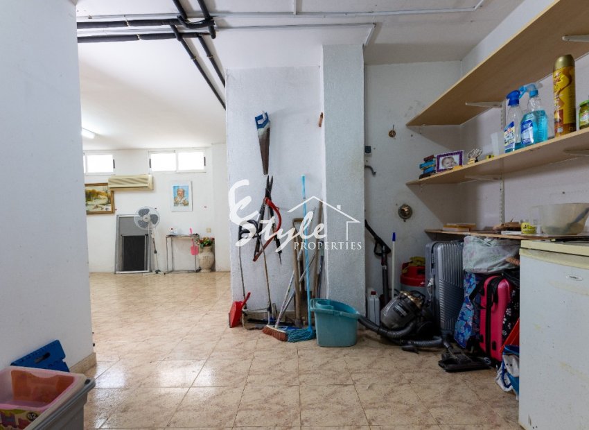 Resale - Villa - Los Altos