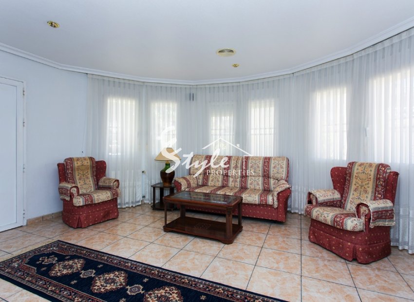 Resale - Villa - Los Altos