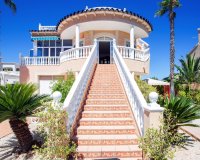 Resale - Villa - Los Altos